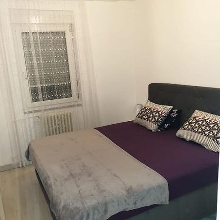 Love Appartement Partage Avec Le Proprietaire Saint-Louis  Exterior photo
